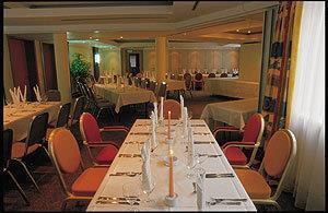 Hotel Am Kurpark Schönebeck Εστιατόριο φωτογραφία