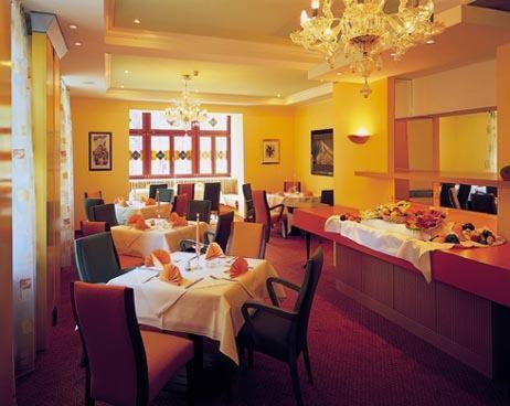 Hotel Am Kurpark Schönebeck Εστιατόριο φωτογραφία